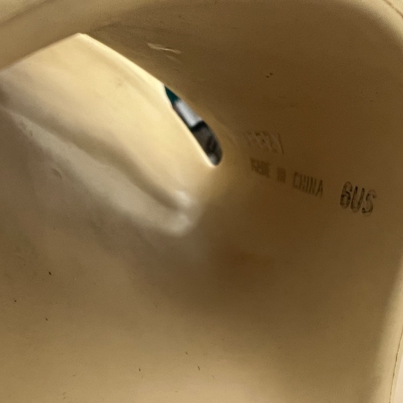 Yeezy Slides 'Bone' 2022 - Picture 4 of 4